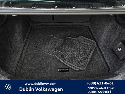 Certified 2020 Volkswagen Jetta R-Line w/ R-Line Cold Weather Package image 25