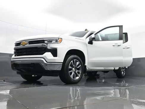Used 2024 Chevrolet Silverado 1500 LT AWD/4WD image 32