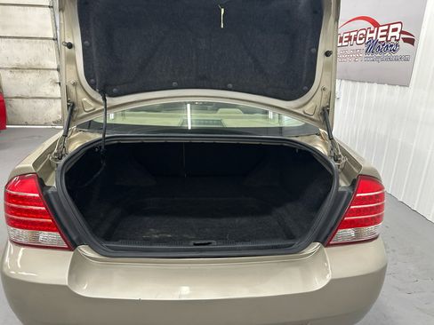 Used 2005 Mercury Montego Luxury image 27