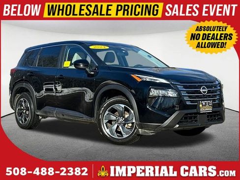 Used 2024 Nissan Rogue SV image 1