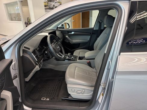 Used 2023 Audi Q5 2.0T Premium w/ Convenience Package image 5