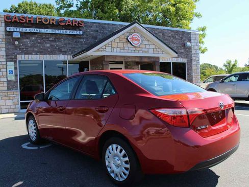 Used 2019 Toyota Corolla LE FWD image 9