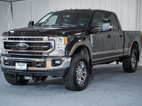 Certified 2022 Ford F250 Lariat w/ Lariat Value Package AWD/4WD image 3
