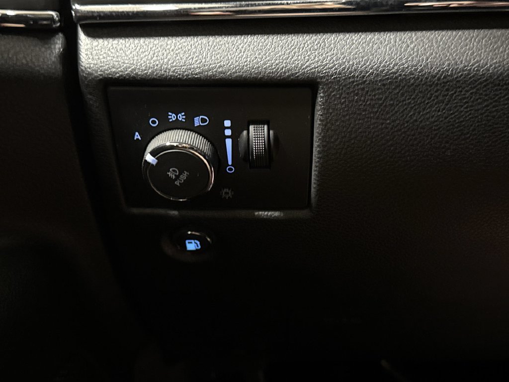 Used 2021 Jeep Grand Cherokee Limited AWD/4WD image 19