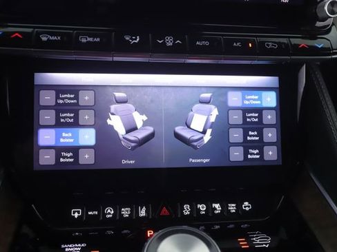 Used 2025 Jeep Grand Wagoneer 4WD image 27