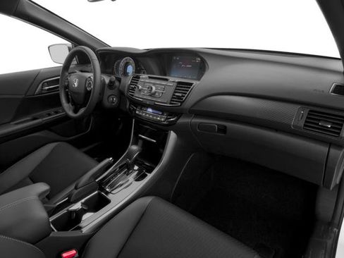 Used 2017 Honda Accord Sport image 22