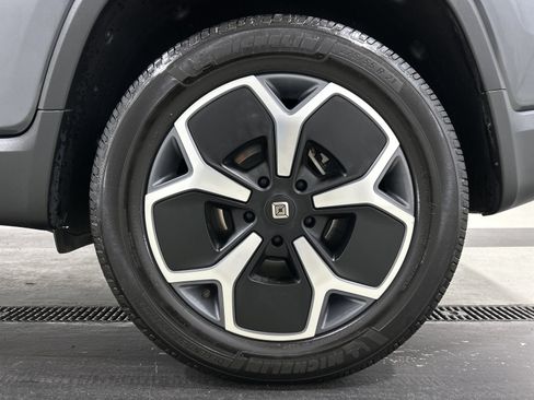 Used 2023 Rivian R1T Adventure AWD/4WD image 10