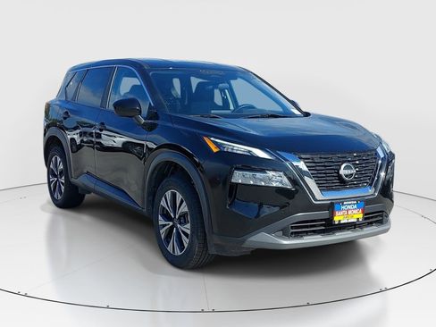 Used 2023 Nissan Rogue SV image 3