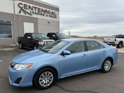 Used 2014 Toyota Camry L image 2