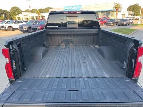 Used 2024 Chevrolet Silverado 2500 High Country w/ Z71 Off-Road Package AWD/4WD image 9
