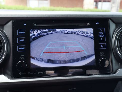 Used 2019 Toyota Tacoma TRD Off-Road AWD/4WD image 34