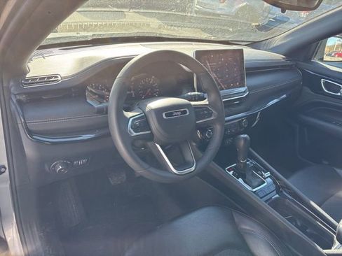 Used 2022 Jeep Compass Latitude AWD/4WD image 10