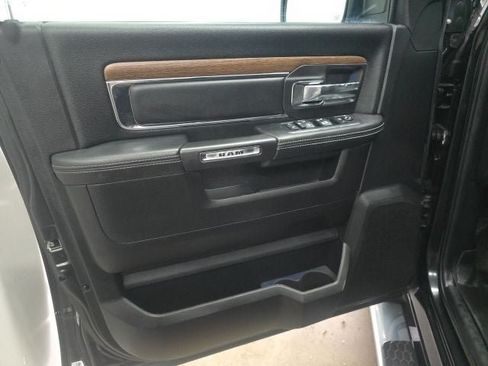 Used 2016 RAM 1500 Laramie w/ Convenience Group AWD/4WD image 19