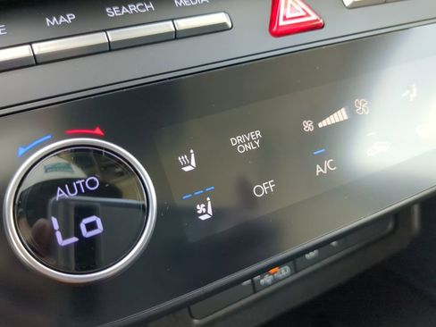 New 2025 Hyundai Sonata Limited image 8