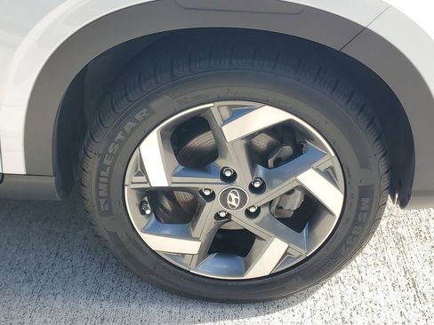 Used 2021 Hyundai Venue SEL FWD image 7