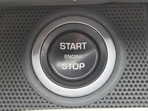 Used 2017 Land Rover Range Rover Sport SVR image 34