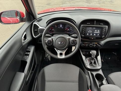 Used 2021 Kia Soul LX image 5