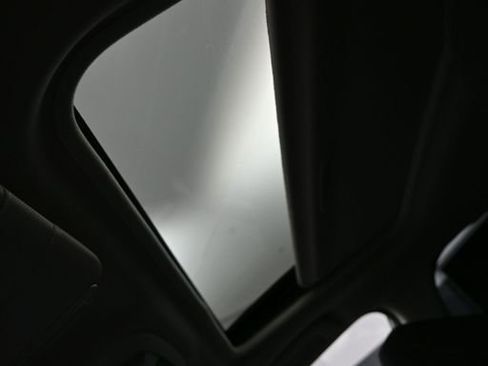 Used 2021 Subaru Crosstrek 2.0i Premium w/ Moonroof Package image 18