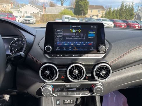 Used 2025 Nissan Sentra SR image 29