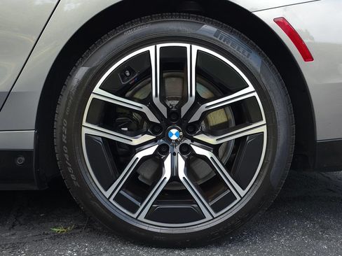 Used 2023 BMW i7 xDrive60 AWD/4WD image 83