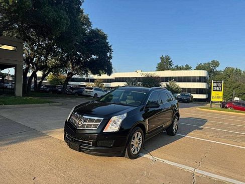 Used 2012 Cadillac SRX Luxury image 2