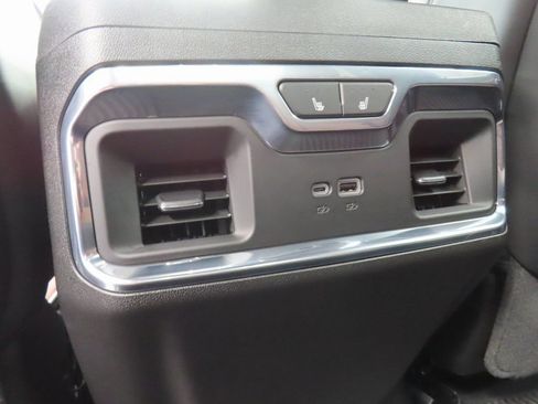 Used 2025 GMC Sierra 1500 Denali Ultimate AWD/4WD image 13