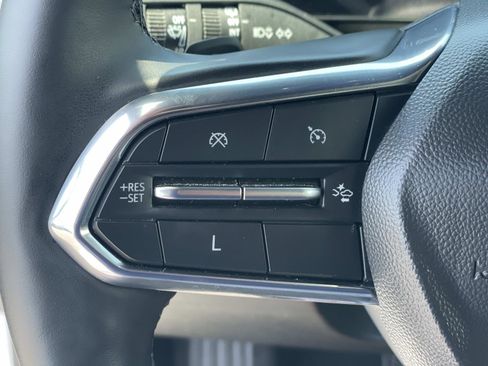 Used 2025 Chevrolet Equinox LT FWD image 11