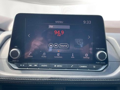 Used 2023 Nissan Rogue S AWD/4WD image 26