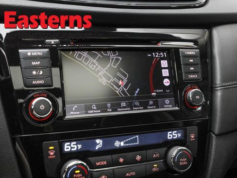 Used 2020 Nissan Rogue SL w/ Premium Package image 18