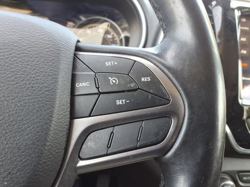 Used 2020 Jeep Cherokee Limited AWD/4WD image 35