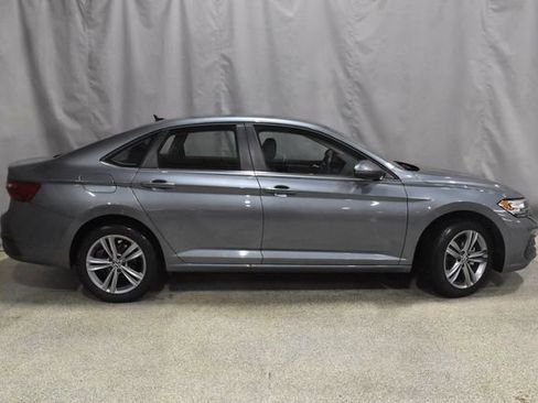 Used 2024 Volkswagen Jetta SE image 3