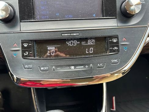 Used 2014 Toyota Avalon XLE FWD image 13