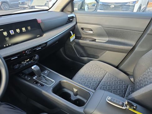 New 2026 Nissan Kicks SV image 27