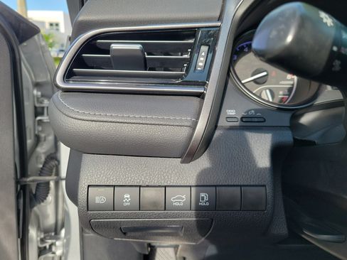 Used 2021 Toyota Camry SE FWD image 16
