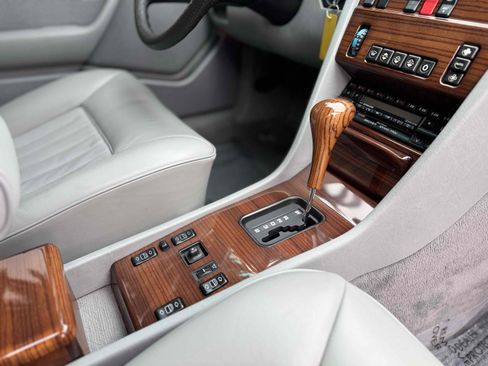 Used 1987 Mercedes-Benz 300 D Turbo image 34