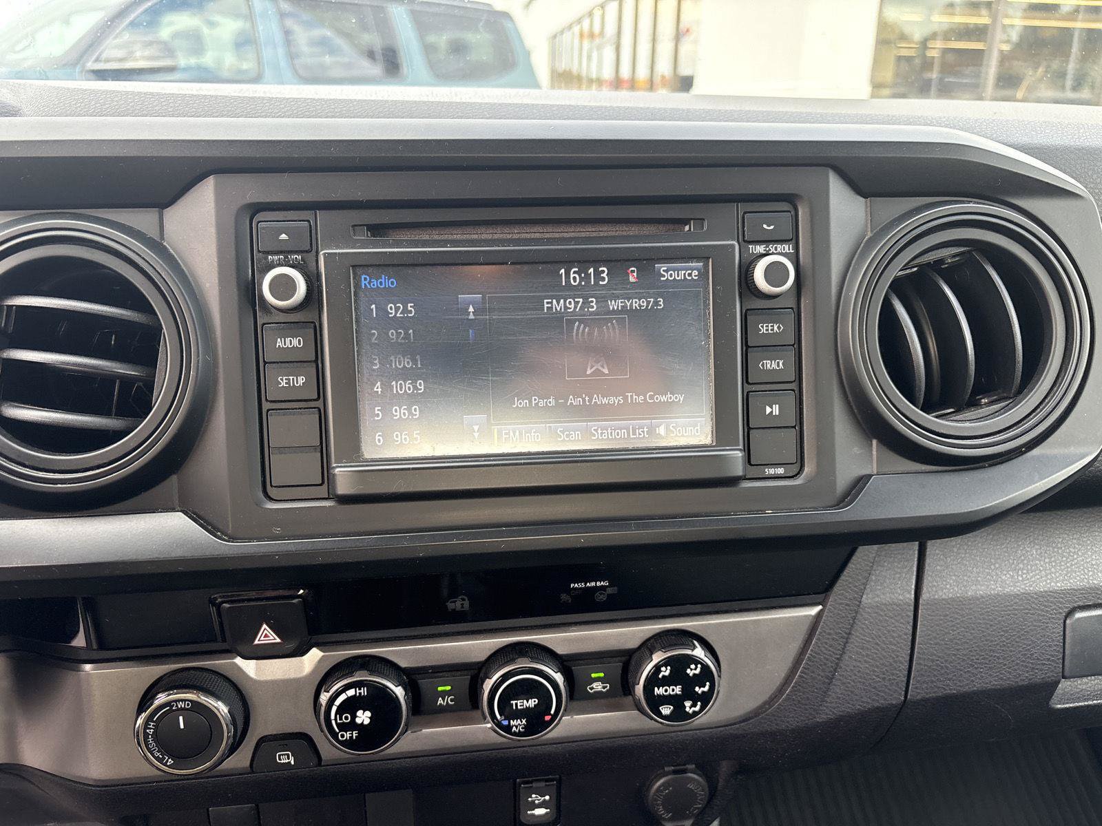 Used 2018 Toyota Tacoma SR AWD/4WD image 20