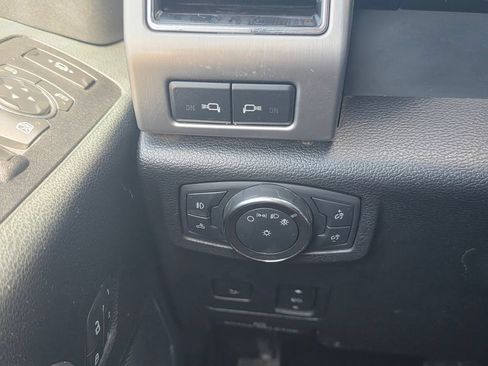 Used 2018 Ford F350 Platinum w/ Platinum Ultimate Package AWD/4WD image 30