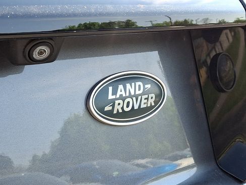 Used 2019 Land Rover Discovery Sport HSE AWD/4WD image 29
