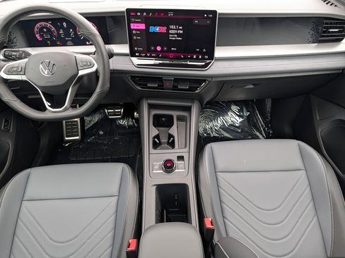 New 2026 Volkswagen Tiguan SE R-Line image 10