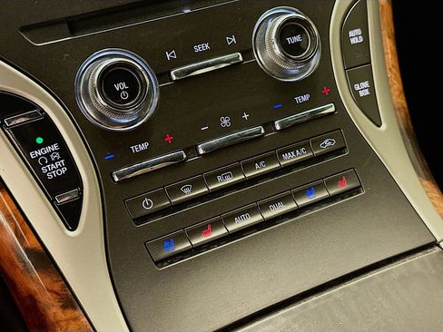 Used 2020 Lincoln Nautilus Reserve image 24