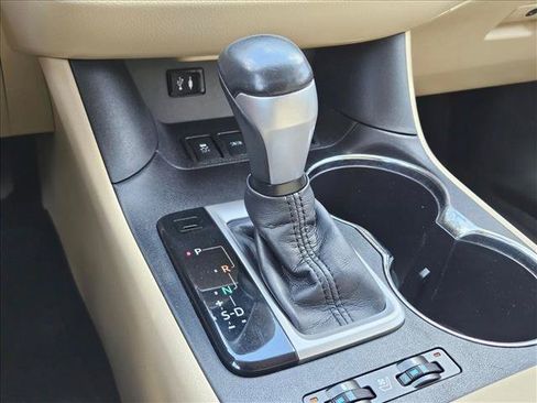 Used 2015 Toyota Highlander Limited FWD image 11