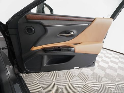 New 2025 Lexus ES 350 w/ Premium Package image 19