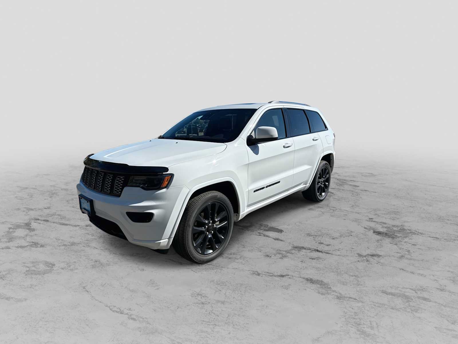 Used 2020 Jeep Grand Cherokee Altitude AWD/4WD image 4