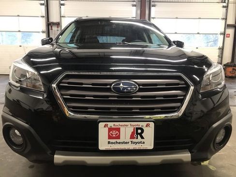 Used 2017 Subaru Outback 2.5i Touring image 1