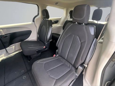 Used 2023 Chrysler Voyager LX FWD image 26