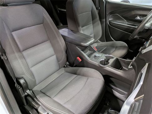 Used 2023 GMC Terrain SLE image 29