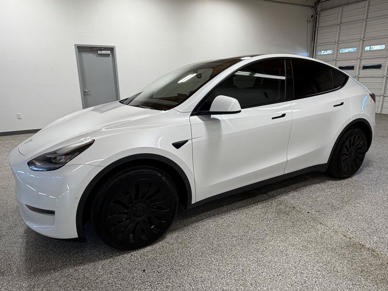 Used 2021 Tesla Model Y Long Range AWD/4WD image 2