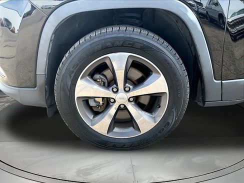 Used 2020 Jeep Cherokee Limited AWD/4WD image 36