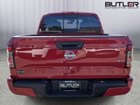 Used 2023 Nissan Frontier SV w/ SV Convenience Package image 6