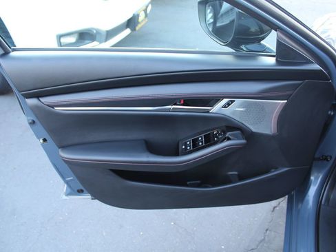 Used 2022 MAZDA MAZDA3 s FWD image 16